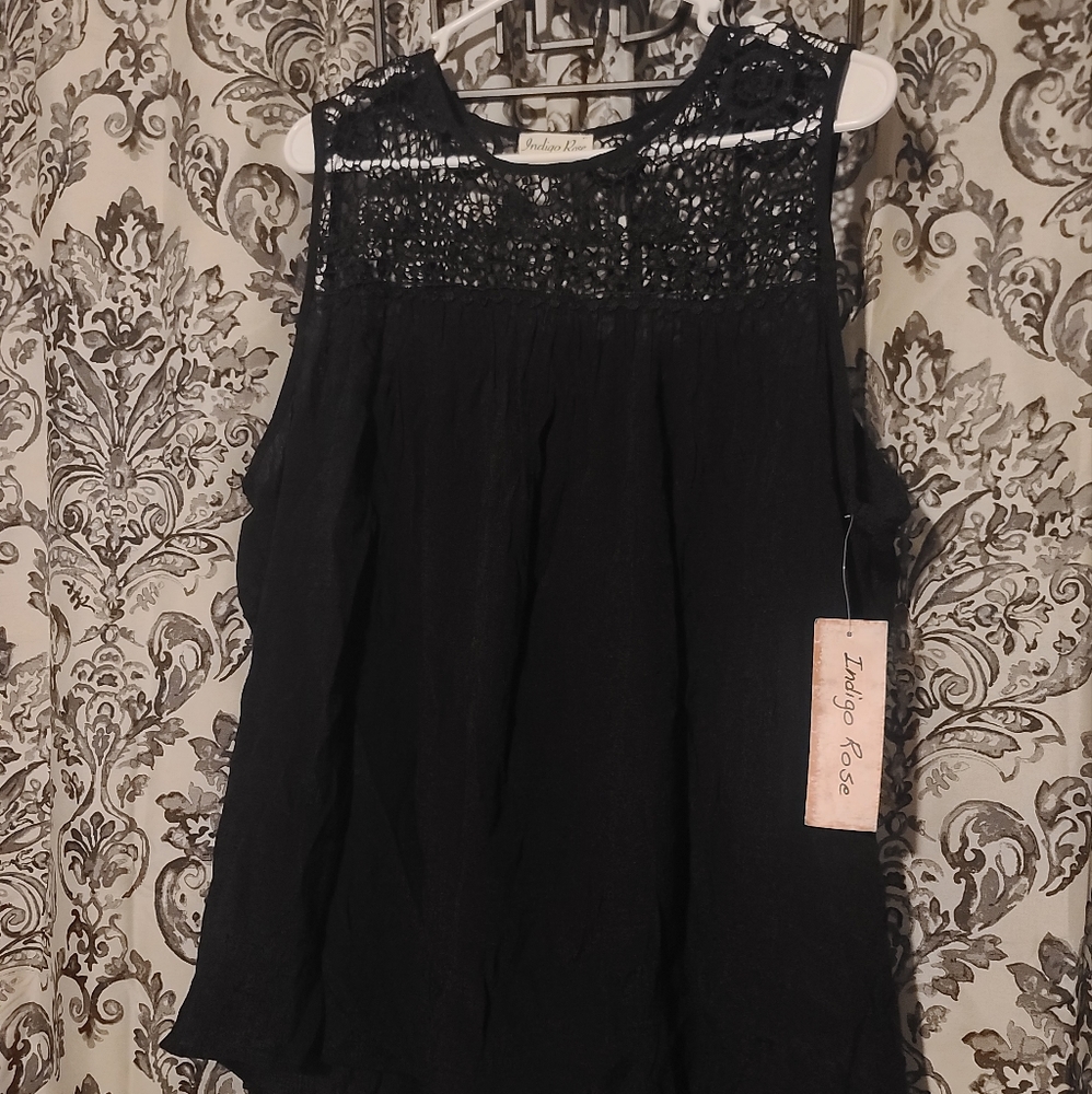 🖤Black flowy boho tank🖤